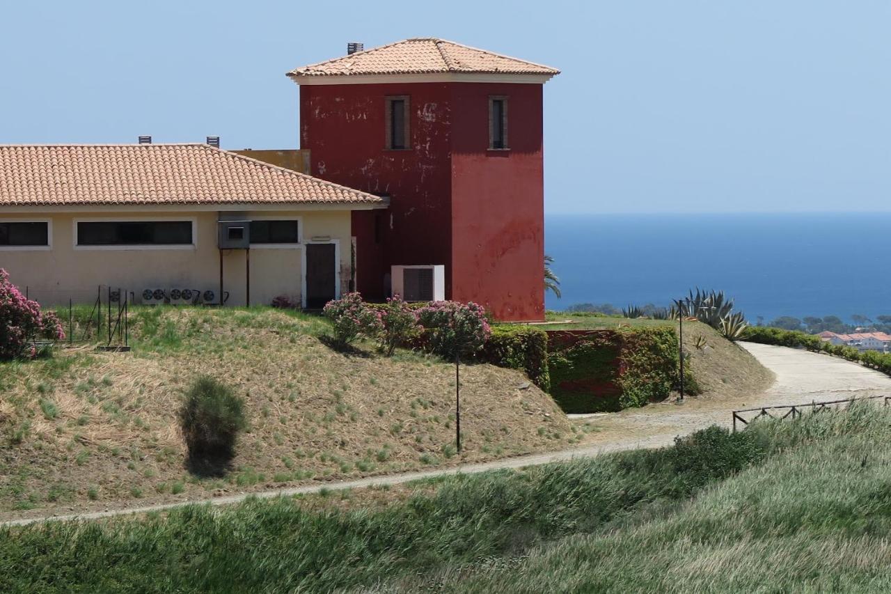 Tenuta Agrituristica Castellesi Squillace Eksteriør billede